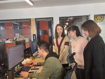 图片包含 游戏机, 桌子, 柜台, 电脑描述已自动生成 图片包含 游戏机, 桌子, 柜台, 电脑描述已自动生成